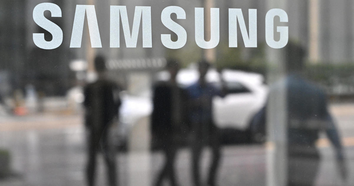 Samsung trolls Apple after failed iPad Pro “crush” ad Standard Times